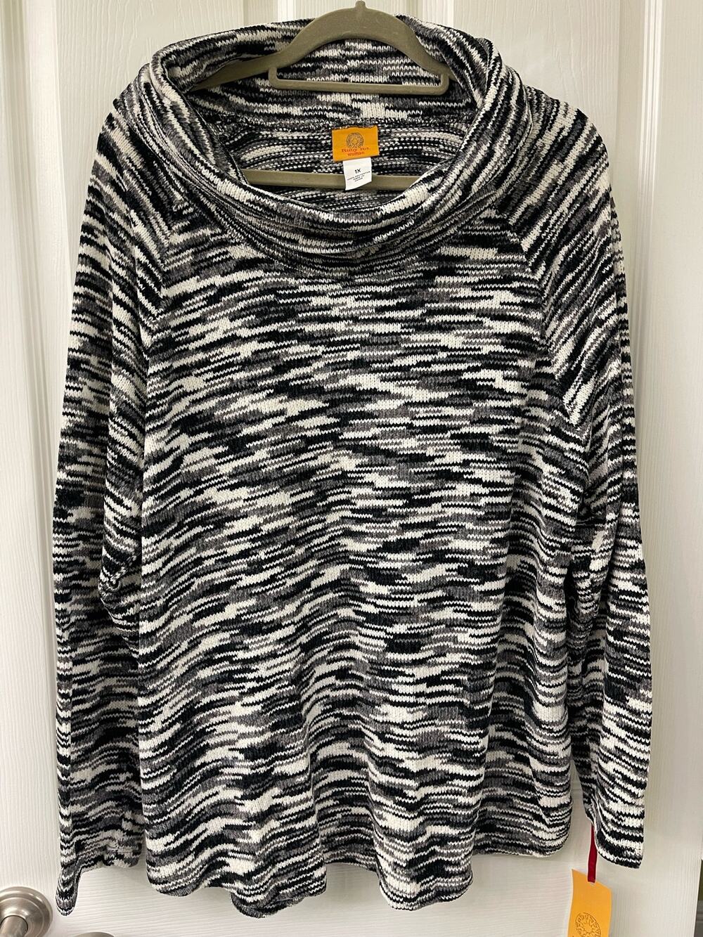 Ruby Rd woman size 1X new tag, black, gray white cowl neck sweater